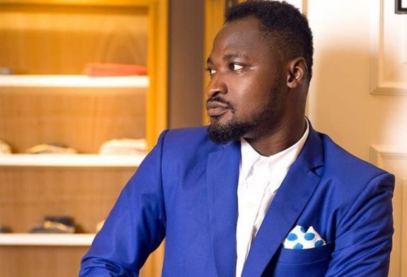 Photo: Ghanaian comedian, Funny Face shows off new girlfriend