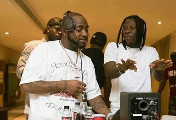 Stonebwoy thanks Davido after they performed together at the O2 Arena