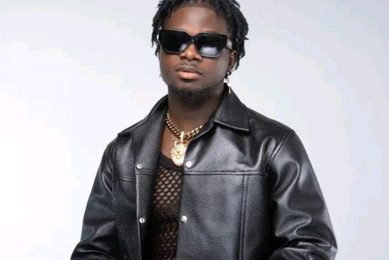 Kuami Eugene celebrates his birthday with dapper photos; expresses gratitude to fans