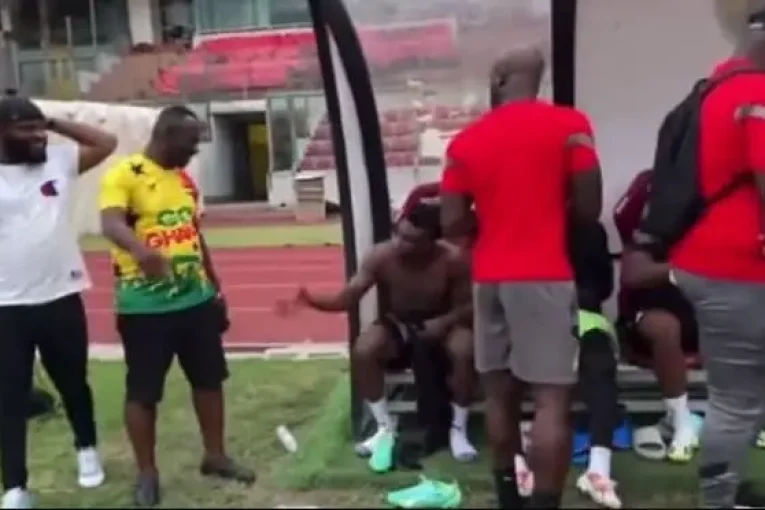Akrobeto visits Black Stars training session